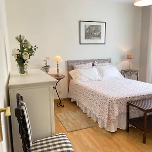 Couette-café Avec Sa Salle De Bain Privée Attenante Et Wc Privé, Larroque-sur-l'Osse